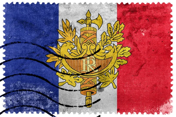 Vlajka Francie s státní znak, staré poštovní známka — Stock fotografie