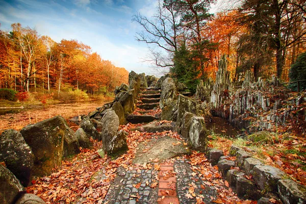 Ponte de Rakotz (Rakotzbrucke, ponte do diabo) em Kromlau, Saxónia — Fotografia de Stock