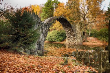 Rakotz Köprüsü (Rakotzbrucke, Şeytan Köprüsü) Kromlau, Almanya