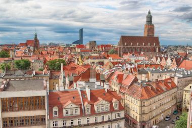 Wroclaw, Polonya - 29 Haziran 2017: Wroclaw Old Town. Wroclaw Üniversitesi matematik kuleden görüntüleyin. Aşağı Silezya, Polonya, Avrupa'nın tarihsel başkenti.