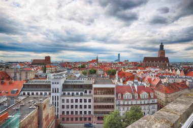 Wroclaw, Polonya - 29 Haziran 2017: Wroclaw Old Town. Wroclaw Üniversitesi matematik kuleden görüntüleyin. Aşağı Silezya, Polonya, Avrupa'nın tarihsel başkenti.