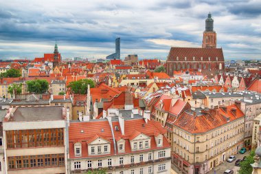 Wroclaw, Polonya - 29 Haziran 2017: Wroclaw Old Town. Wroclaw Üniversitesi matematik kuleden görüntüleyin. Aşağı Silezya, Polonya, Avrupa'nın tarihsel başkenti.
