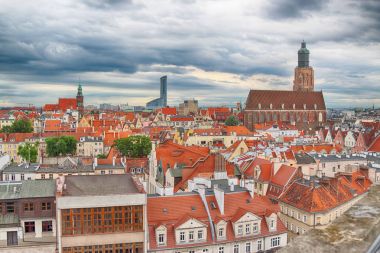 Wroclaw, Polonya - 29 Haziran 2017: Wroclaw Old Town. Wroclaw Üniversitesi matematik kuleden görüntüleyin. Aşağı Silezya, Polonya, Avrupa'nın tarihsel başkenti.