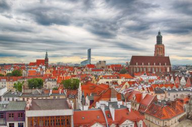 Wroclaw, Polonya - 29 Haziran 2017: Wroclaw Old Town. Wroclaw Üniversitesi matematik kuleden görüntüleyin. Aşağı Silezya, Polonya, Avrupa'nın tarihsel başkenti.