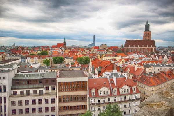 Wroclaw, Polonya - 29 Haziran 2017: Wroclaw Old Town. Wroclaw Üniversitesi matematik kuleden görüntüleyin. Aşağı Silezya, Polonya, Avrupa'nın tarihsel başkenti.