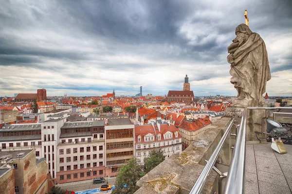 Wroclaw, Polonya - 29 Haziran 2017: Wroclaw Old Town. Wroclaw Üniversitesi matematik kuleden görüntüleyin. Aşağı Silezya, Polonya, Avrupa'nın tarihsel başkenti.