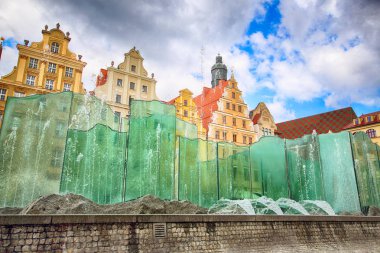 Wroclaw, Polonya - 13 Temmuz 2017: Wroclaw Old Town. Bir Avrupa'nın en renkli Pazar kareler ile şehir. Aşağı Silezya, Polonya, Avrupa'nın tarihsel başkenti.