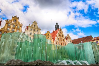 Wroclaw, Polonya - 13 Temmuz 2017: Wroclaw Old Town. Bir Avrupa'nın en renkli Pazar kareler ile şehir. Aşağı Silezya, Polonya, Avrupa'nın tarihsel başkenti.