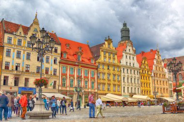 Wroclaw, Polonya - 13 Temmuz 2017: Wroclaw Old Town. Bir Avrupa'nın en renkli Pazar kareler ile şehir. Aşağı Silezya, Polonya, Avrupa'nın tarihsel başkenti.