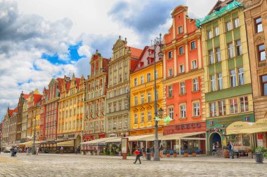 Wroclaw, Polonya - 13 Temmuz 2017: Wroclaw Old Town. Bir Avrupa'nın en renkli Pazar kareler ile şehir. Aşağı Silezya, Polonya, Avrupa'nın tarihsel başkenti.