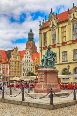 Wroclaw, Polonya - 13 Temmuz 2017: Wroclaw Old Town. Bir Avrupa'nın en renkli Pazar kareler ile şehir. Aşağı Silezya, Polonya, Avrupa'nın tarihsel başkenti.