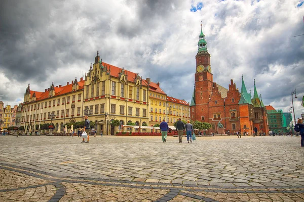 Wroclaw, Polonya - 13 Temmuz 2017: Wroclaw Old Town. Bir Avrupa'nın en renkli Pazar kareler ile şehir. Aşağı Silezya, Polonya, Avrupa'nın tarihsel başkenti.