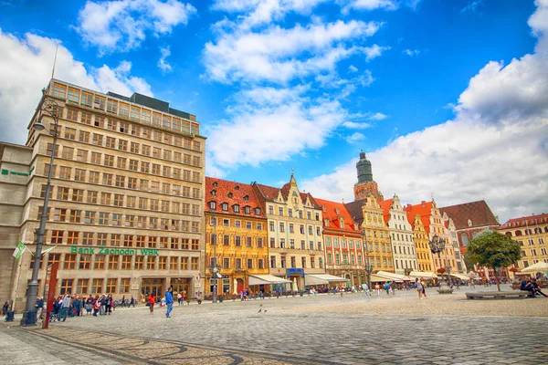 Wroclaw, Polonya - 13 Temmuz 2017: Wroclaw Old Town. Bir Avrupa'nın en renkli Pazar kareler ile şehir. Aşağı Silezya, Polonya, Avrupa'nın tarihsel başkenti.