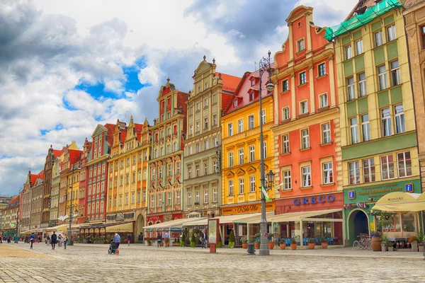 Wroclaw, Polonya - 13 Temmuz 2017: Wroclaw Old Town. Bir Avrupa'nın en renkli Pazar kareler ile şehir. Aşağı Silezya, Polonya, Avrupa'nın tarihsel başkenti.