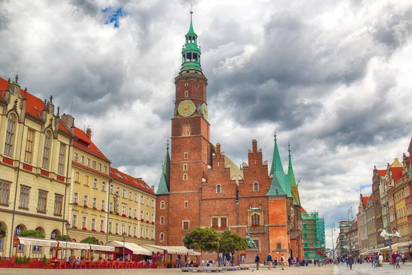 Wroclaw, Polonya - 13 Temmuz 2017: Wroclaw Old Town. Bir Avrupa'nın en renkli Pazar kareler ile şehir. Aşağı Silezya, Polonya, Avrupa'nın tarihsel başkenti.