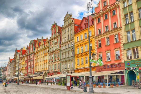 Wroclaw, Polonya - 13 Temmuz 2017: Wroclaw Old Town. Bir Avrupa'nın en renkli Pazar kareler ile şehir. Aşağı Silezya, Polonya, Avrupa'nın tarihsel başkenti.