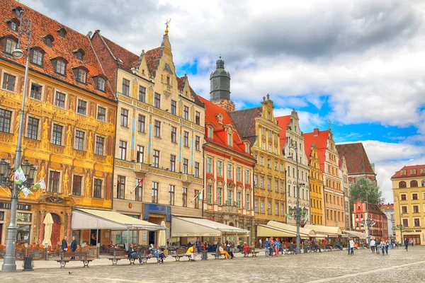 Wroclaw, Polonya - 13 Temmuz 2017: Wroclaw Old Town. Bir Avrupa'nın en renkli Pazar kareler ile şehir. Aşağı Silezya, Polonya, Avrupa'nın tarihsel başkenti.