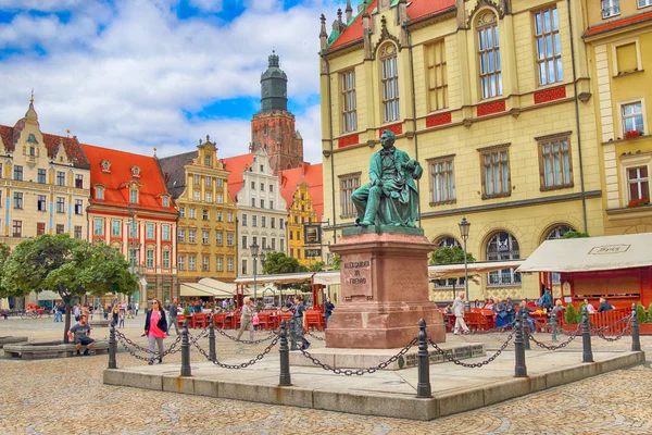 Wroclaw, Polonya - 13 Temmuz 2017: Wroclaw Old Town. Bir Avrupa'nın en renkli Pazar kareler ile şehir. Aşağı Silezya, Polonya, Avrupa'nın tarihsel başkenti.