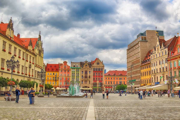 Wroclaw, Polonya - 13 Temmuz 2017: Wroclaw Old Town. Bir Avrupa'nın en renkli Pazar kareler ile şehir. Aşağı Silezya, Polonya, Avrupa'nın tarihsel başkenti.