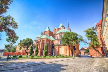 Wroclaw, Polonya - 18 Temmuz 2017: Wroclaw Old Town. Katedral adadır (Ostrow Tumski) şehrin en eski parçası. Tarihi binalar bir yaz gününde. Aşağı Silezya, Polonya, Avrupa'nın başkenti.