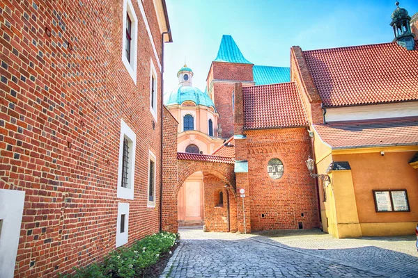 Wroclaw, Polen - 18 juli 2017: Wroclaw Old Town. Katedralen Island (Ostrow Tumski) är den äldsta delen av staden. Historiska byggnader på en sommardag. Huvudstaden i nedre Schlesien, Polen, Europa. — Stockfoto
