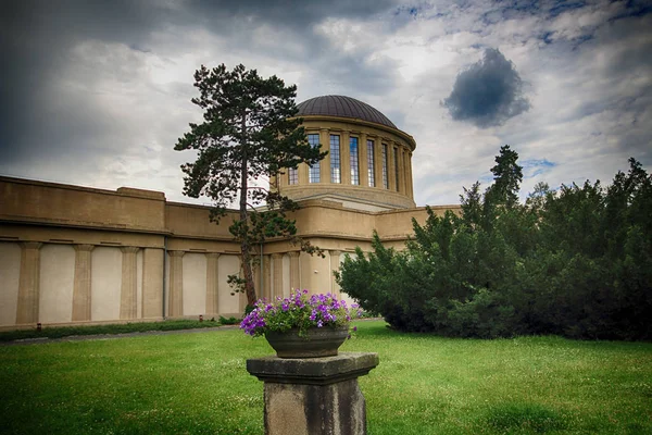 Wroclaw, Polen - 04 augusti 2017: Fyra kupoler Pavilion, säte för den nya grenen av Nationalmuseum i Wroclaw, byggdes 1912 till en design av den framstående arkitekten Hans Poelzig. — Stockfoto