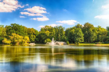 Wroclaw, Polonya - 07 Ağustos 2017: Wroclaw South Park'ta şehrin güneyinde yoktan 1877 yılında yaptırılmıştır. Hugo Richter ve Ferdinand Cohn çayırlar ve büyük bir su birikintisi bir park yaratmıştı.