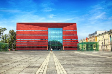 Wroclaw, Polonya - 18 Ağustos 2017: Ulusal Forum Müzik Wroclaw, 2015 yılında açılan en son teknolojiye çok fonksiyonlu konser salonuna çalışır. Kurylowicz ve ortakları tarafından tasarlanan.