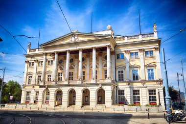 Wroclaw, Polonya - 18 Ağustos 2017: Wroclaw Old Town. En büyük ve en önemli opera Polonya Wroclaw Opera biridir.