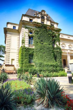 Wroclaw, Polonya - 18 Ağustos 2017: Tiyatro bebek veya Wroclaw kukla tiyatrosu eski kentte. Prensip olarak bir çocuk eğlence tiyatro 1946'da kuruldu.