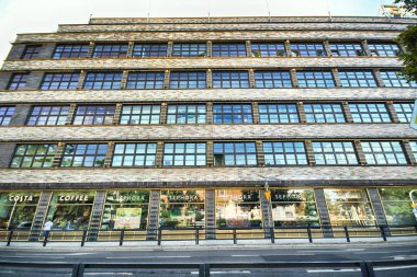 Wroclaw, Polonya - 18 Ağustos 2017: Roma mağaza Wroclaw, 1929-1930 yılında inşa edilmiş. Mimar yenileme ve uzantısı: Mackow Pracownia Projektowa. 2010 yılı en iyi modernleştirme.