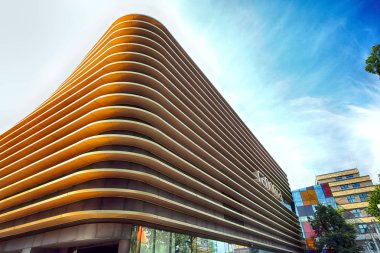 Wroclaw, Polonya - 18 Ağustos 2017: Roma mağaza Wroclaw, 1929-1930 yılında inşa edilmiş. Mimar yenileme ve uzantısı: Mackow Pracownia Projektowa. 2010 yılı en iyi modernleştirme.