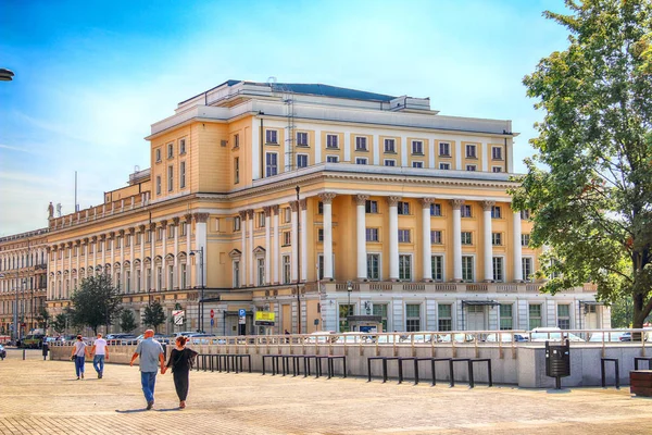 弗罗茨瓦夫，波兰-2017 年 8 月 18 日： 弗罗茨瓦夫老城。弗罗茨瓦夫歌剧是波兰最重要的戏曲剧种之一和最大之一. — 图库照片