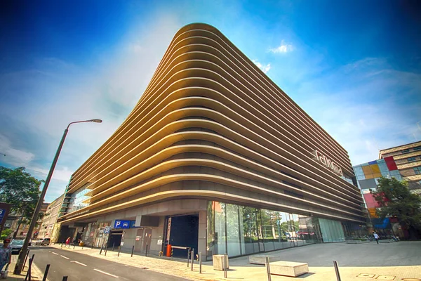 Wroclaw, Polonya - 18 Ağustos 2017: Roma mağaza Wroclaw, 1929-1930 yılında inşa edilmiş. Mimar yenileme ve uzantısı: Mackow Pracownia Projektowa. 2010 yılı en iyi modernleştirme.