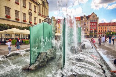 Wroclaw, Polonya - 23 Ağustos 2017: Wroclaw Old Town. Bir Avrupa'nın en renkli Pazar kareler ile şehir. Aşağı Silezya, Polonya, Avrupa'nın tarihsel başkenti.
