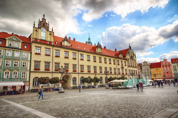 Wroclaw, Polonya - 23 Ağustos 2017: Wroclaw Old Town. Bir Avrupa'nın en renkli Pazar kareler ile şehir. Aşağı Silezya, Polonya, Avrupa'nın tarihsel başkenti.