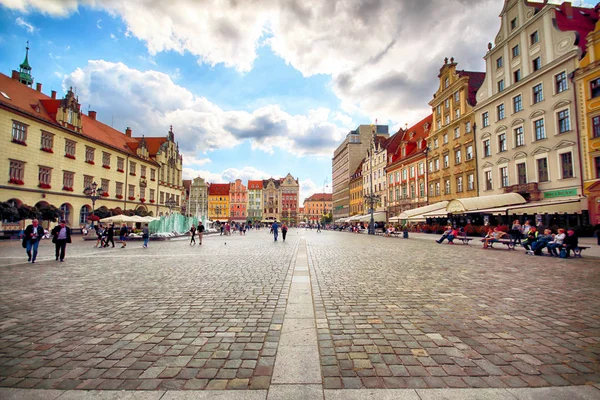 Wroclaw, Polonya - 23 Ağustos 2017: Wroclaw Old Town. Bir Avrupa'nın en renkli Pazar kareler ile şehir. Aşağı Silezya, Polonya, Avrupa'nın tarihsel başkenti.