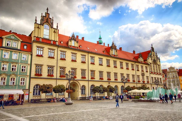 Wroclaw, Polonya - 23 Ağustos 2017: Wroclaw Old Town. Bir Avrupa'nın en renkli Pazar kareler ile şehir. Aşağı Silezya, Polonya, Avrupa'nın tarihsel başkenti.