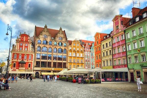 Wroclaw, Polonya - 23 Ağustos 2017: Wroclaw Old Town. Bir Avrupa'nın en renkli Pazar kareler ile şehir. Aşağı Silezya, Polonya, Avrupa'nın tarihsel başkenti.