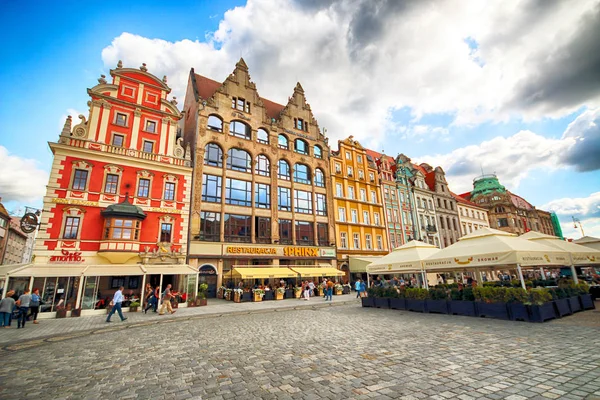 Wroclaw, Polonya - 23 Ağustos 2017: Wroclaw Old Town. Bir Avrupa'nın en renkli Pazar kareler ile şehir. Aşağı Silezya, Polonya, Avrupa'nın tarihsel başkenti.