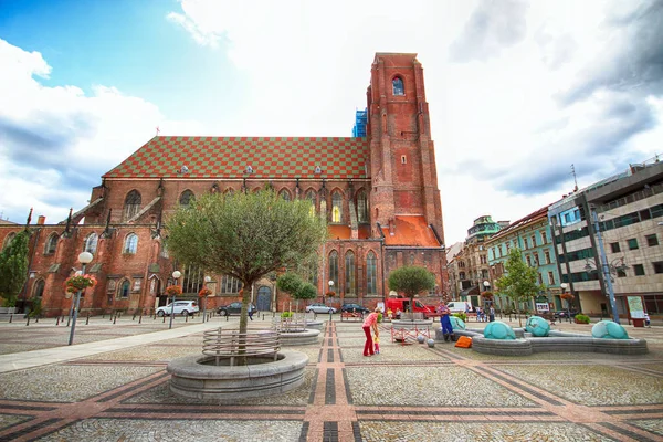 Wroclaw, Polonya - 23 Ağustos 2017: Cathedral St. Mary Magdalene şehrin en eski tapınak biridir. 1226-1232 yılında inşa sonra Alman kolonistler toplama ilk parish Kilisesi olduğunu.