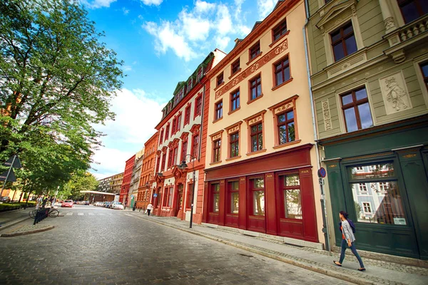 Breslau, Polen - 23. August 2017: Breslauer Altstadt. nankiera Platz. historische Gebäude an einem Sommertag. historische Hauptstadt von Niederschlesien, Polen, Europa. — Stockfoto