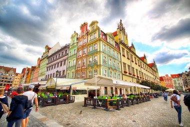 Wroclaw, Polonya - 23 Ağustos 2017: Wroclaw Old Town. Bir Avrupa'nın en renkli Pazar kareler ile şehir. Aşağı Silezya, Polonya, Avrupa'nın tarihsel başkenti.