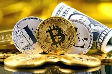 Bitcoin ve Litecoin (sanal para) ve bir dolarlık banknot fiziksel sürümü. Bir dolar için Exchange bitcoin. Dünya çapında cryptocurrency ve dijital ödeme sistemi için kavramsal görüntü.