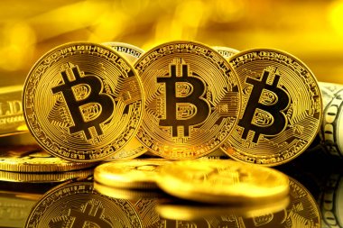 Bitcoin (sanal para) ve bir dolarlık banknot fiziksel sürümü. Bir dolar için Exchange bitcoin. Dünya çapında cryptocurrency ve dijital ödeme sistemi için kavramsal görüntü.