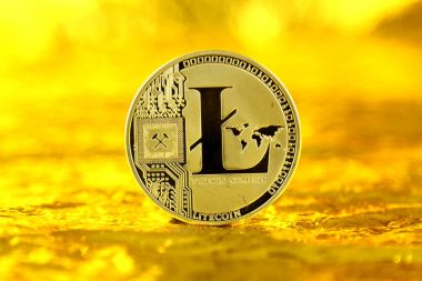 Litecoin 'in fiziksel versiyonu, yeni sanal para. Dünya çapında kripto para birimi ve dijital ödeme sistemi için kavramsal görüntü ilk merkezi olmayan dijital para birimi olarak adlandırılır..