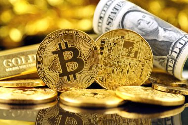 Bitcoin (sanal para) ve bir dolarlık banknot fiziksel sürümü. Bir dolar için Exchange bitcoin. Dünya çapında cryptocurrency ve dijital ödeme sistemi için kavramsal görüntü.