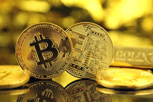 Bitcoin 'in fiziksel versiyonu, yeni sanal para. Dünya çapında kripto para birimi ve dijital ödeme sistemi için kavramsal görüntü ilk merkezi olmayan dijital para birimi olarak adlandırılır..