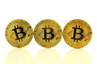 Bitcoin 'in fiziksel versiyonu, yeni sanal para. Dünya çapında kripto para birimi ve dijital ödeme sistemi için kavramsal görüntü ilk merkezi olmayan dijital para birimi olarak adlandırılır..