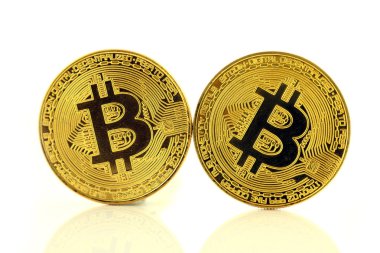 Bitcoin 'in fiziksel versiyonu, yeni sanal para. Dünya çapında kripto para birimi ve dijital ödeme sistemi için kavramsal görüntü ilk merkezi olmayan dijital para birimi olarak adlandırılır..